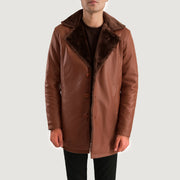 Close-Up Detail of Shirt &amp; Button Hardware on Men's Cinnamon Brun Leather Fur Coat för Herr