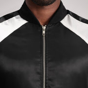 
Insida Showing Quilted Polyester Lining & Två funktionella innerfickor