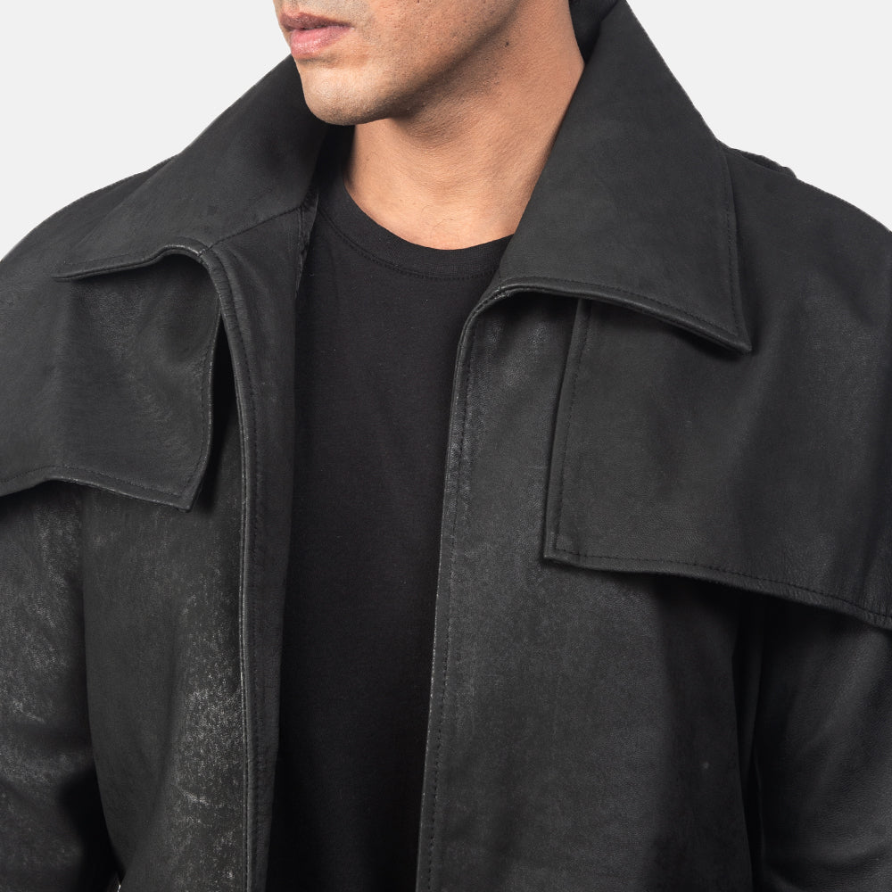 Close-Up Detail of Classic Collar &amp; Heavy-Duty Zipper Hardware on Men's Classic Distressed Svart Leather Duster för Herr