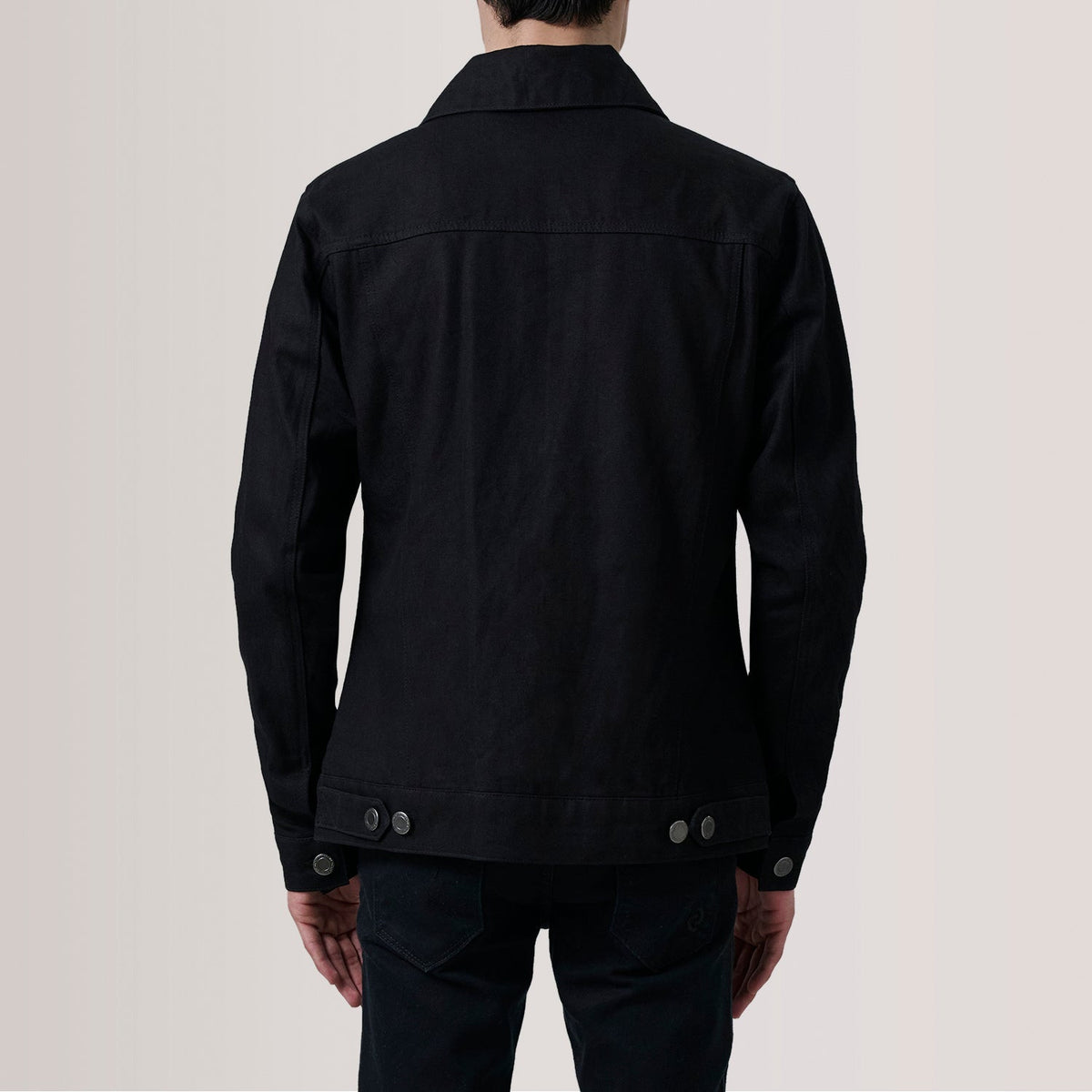 Close-Up Detail of Classic Collar &amp; Heavy-Duty Zipper Hardware on Conard Svart Denim Trucker Läderjacka för Herr For Men