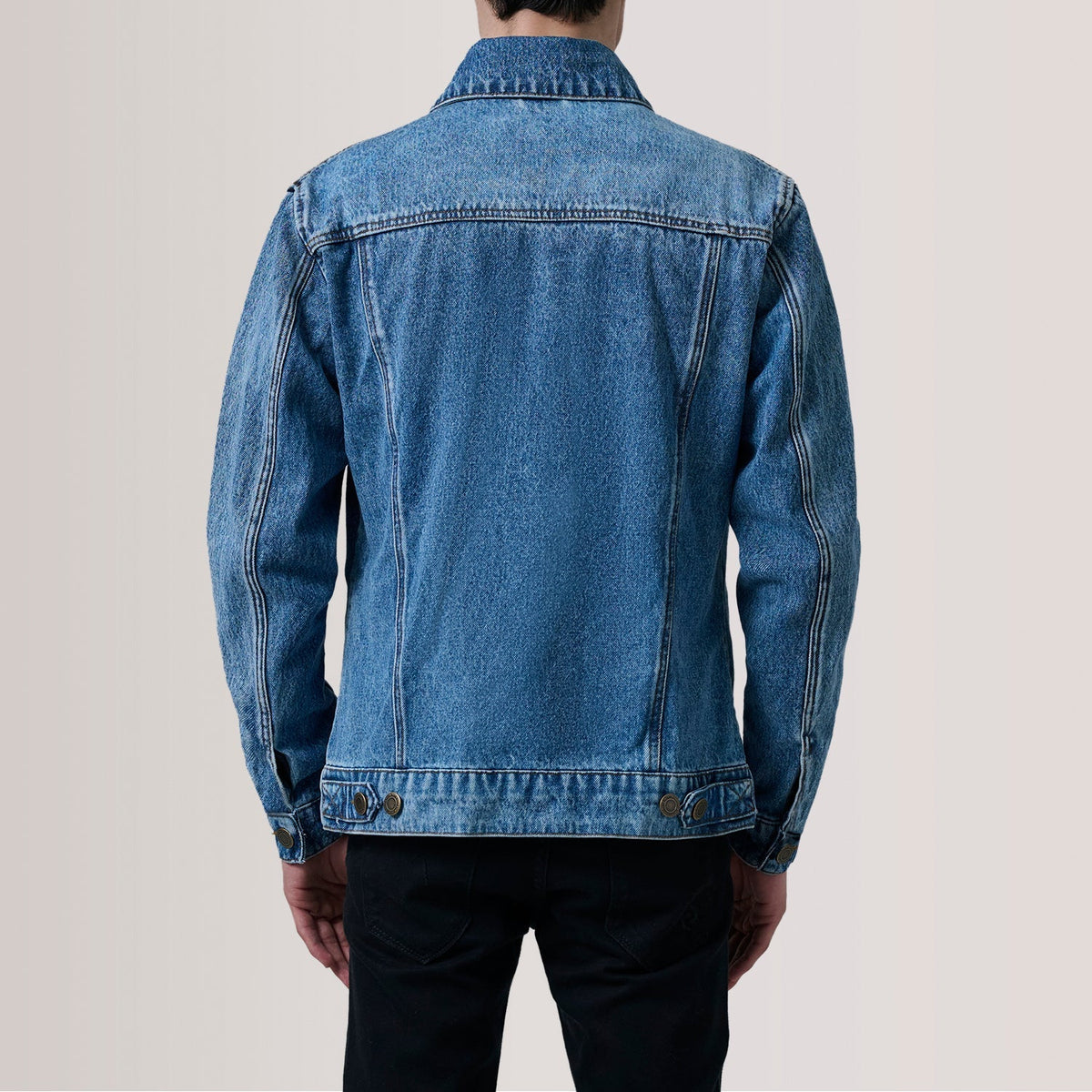 Close-Up Detail of Classic Collar &amp; Heavy-Duty Zipper Hardware on Conard Ice Blue Denim Trucker Läderjacka för Herr For Men