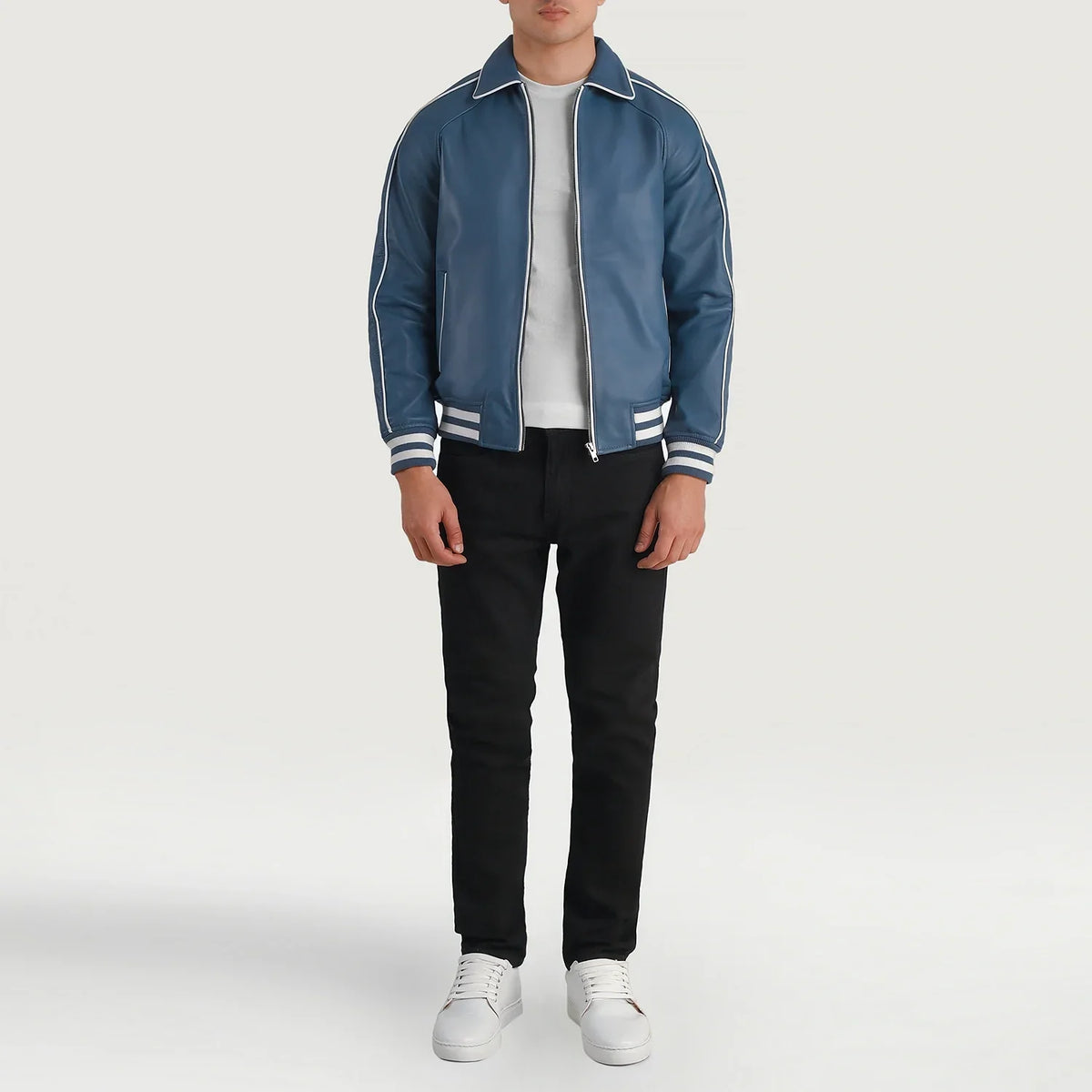 Cooper Blue Leather Varsity Läderjacka för Herr - Lateral Side Profile View Showing Sleeve Cut &amp; Athletic Taper Fit