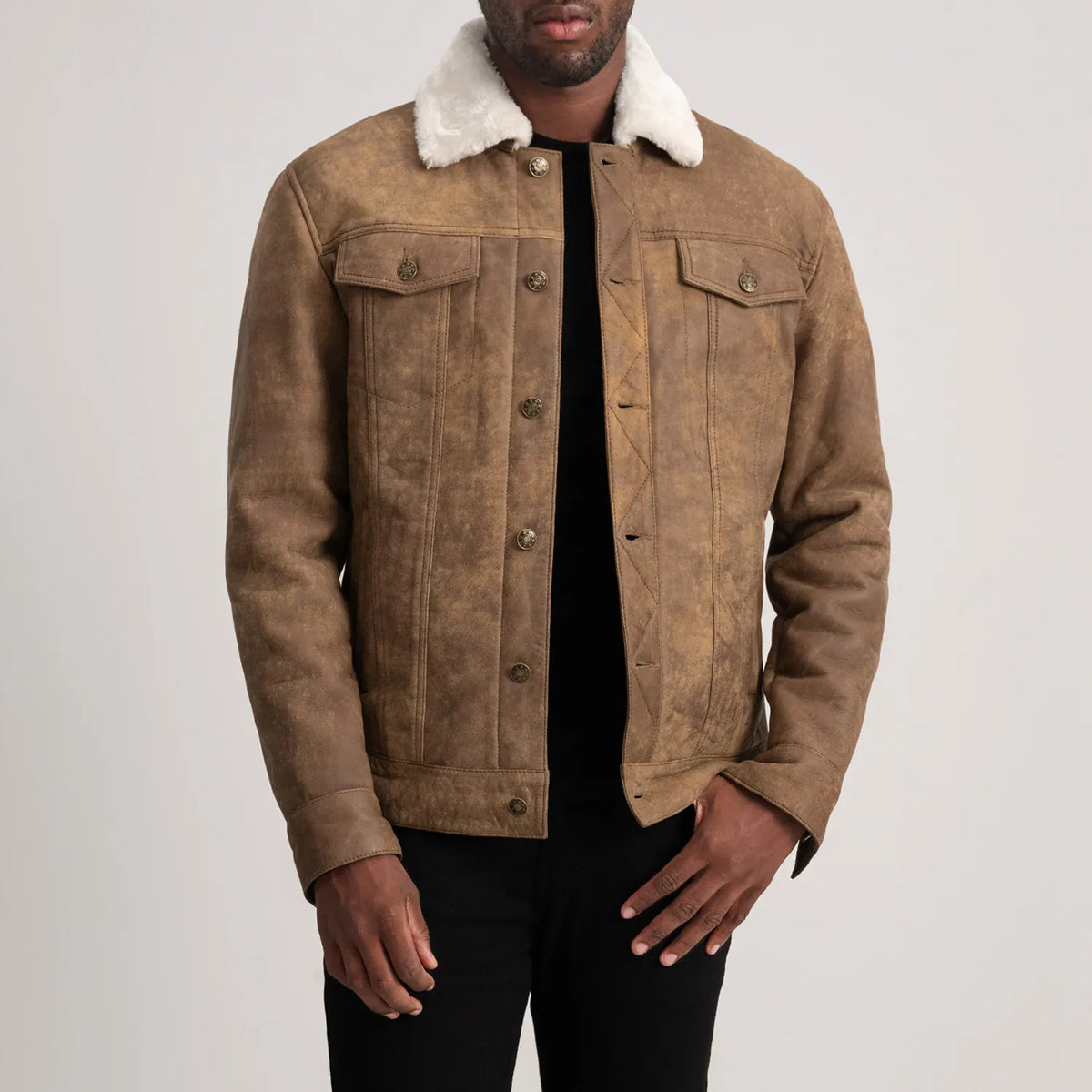 
Dallis Snuffed Brown Shearling Trucker Jacket in Distressed Brown Sheepskin Snuffed - Framifrån med skräddarsydd silhuett | Handla online