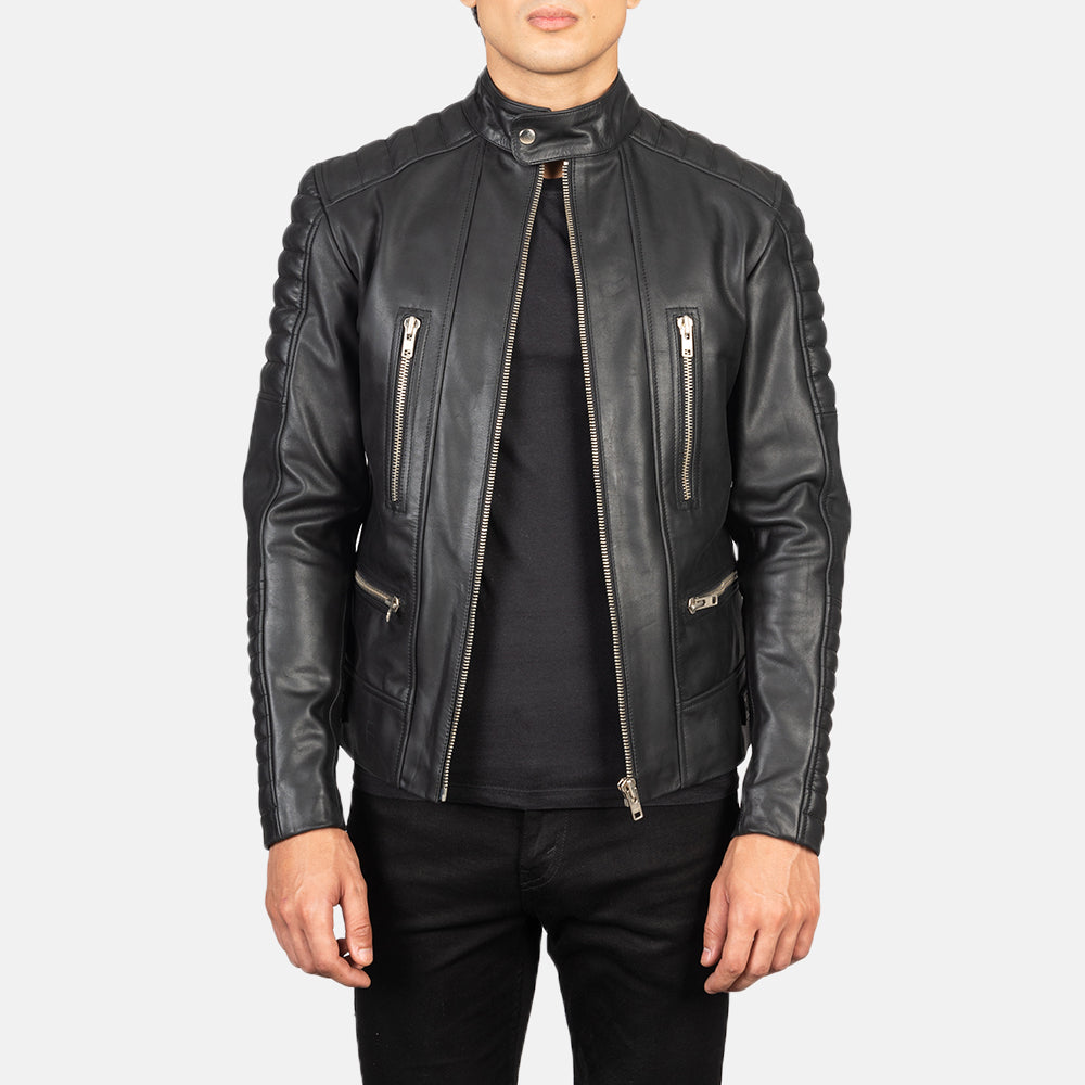 
Damian Grey Suede Biker Jacket in Grey Sheepskin Suede - Framifrån med skräddarsydd silhuett | Handla online