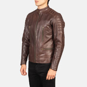 
Passformsperspektiv på  Damian Grey Suede Biker Jacket på modell i naturligt dagsljus