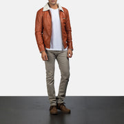 Men's Dan Frost Ljusbrun Shearling Läderjacka för Herr - Lateral Side Profile View Showing Sleeve Cut &amp; Athletic Taper Fit