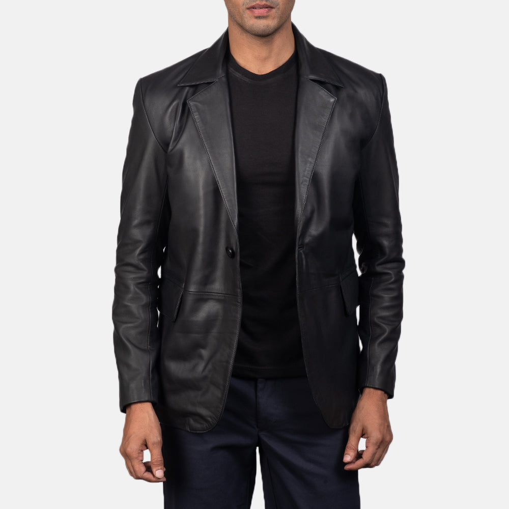 Close-Up Detail of Notch &amp; Button Hardware on Men's Daron Svart Leather Blazer för Herr