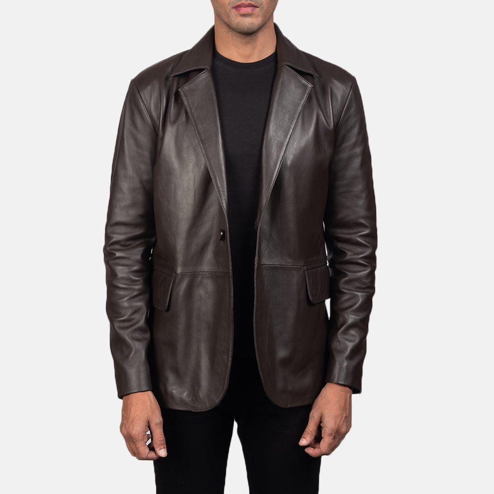 Close-Up Detail of Notch &amp; Button Hardware on Daron Brun Leather Blazer för Herr