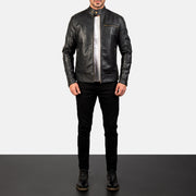Dean Svart Bikerjacka i Läder för Herr - Lateral Side Profile View Showing Sleeve Cut &amp; Athletic Taper Fit