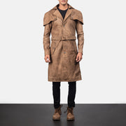 Close-Up Detail of Classic Collar &amp; Buttons + Belt Hardware on Men's Deux Brun Leather Duster för Herr