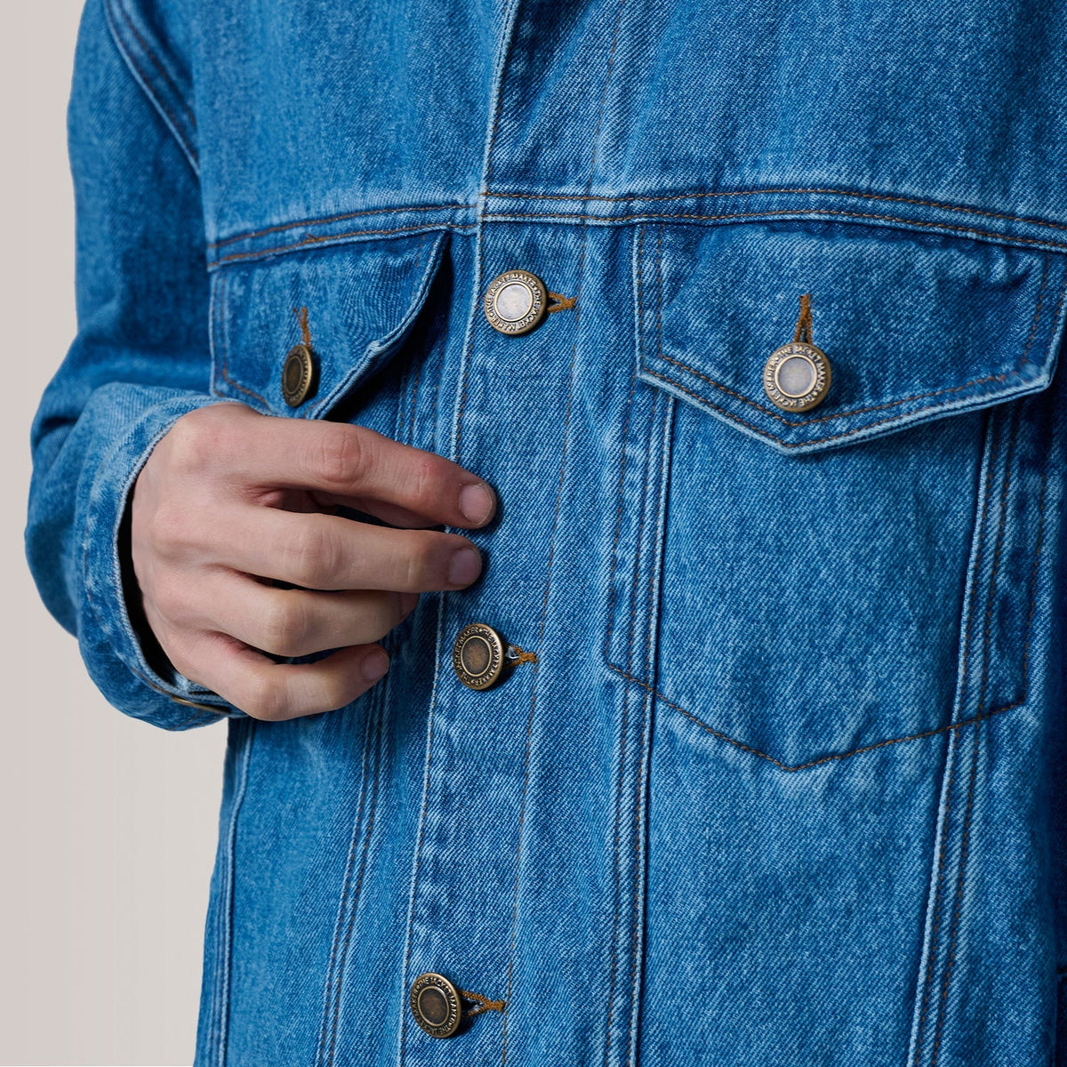 
Insida Showing Quilted Viscose Lining & Två funktionella innerfickor