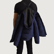
Närbildsdetalj of Classic Collar & Zipper With Wind Flap Hardware on Erico Blå Hooded Puffer Läderjacka för Herr