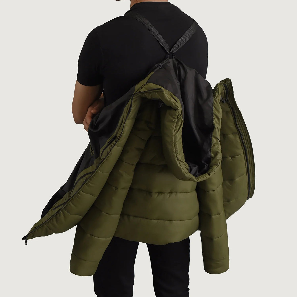 
Närbildsdetalj of Classic Collar & Zipper With Wind Flap Hardware on Erico Grön Hooded Puffer Läderjacka för Herr