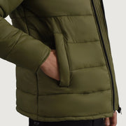 
Insida Showing Quilted Viscose Lining & Två funktionella innerfickor
