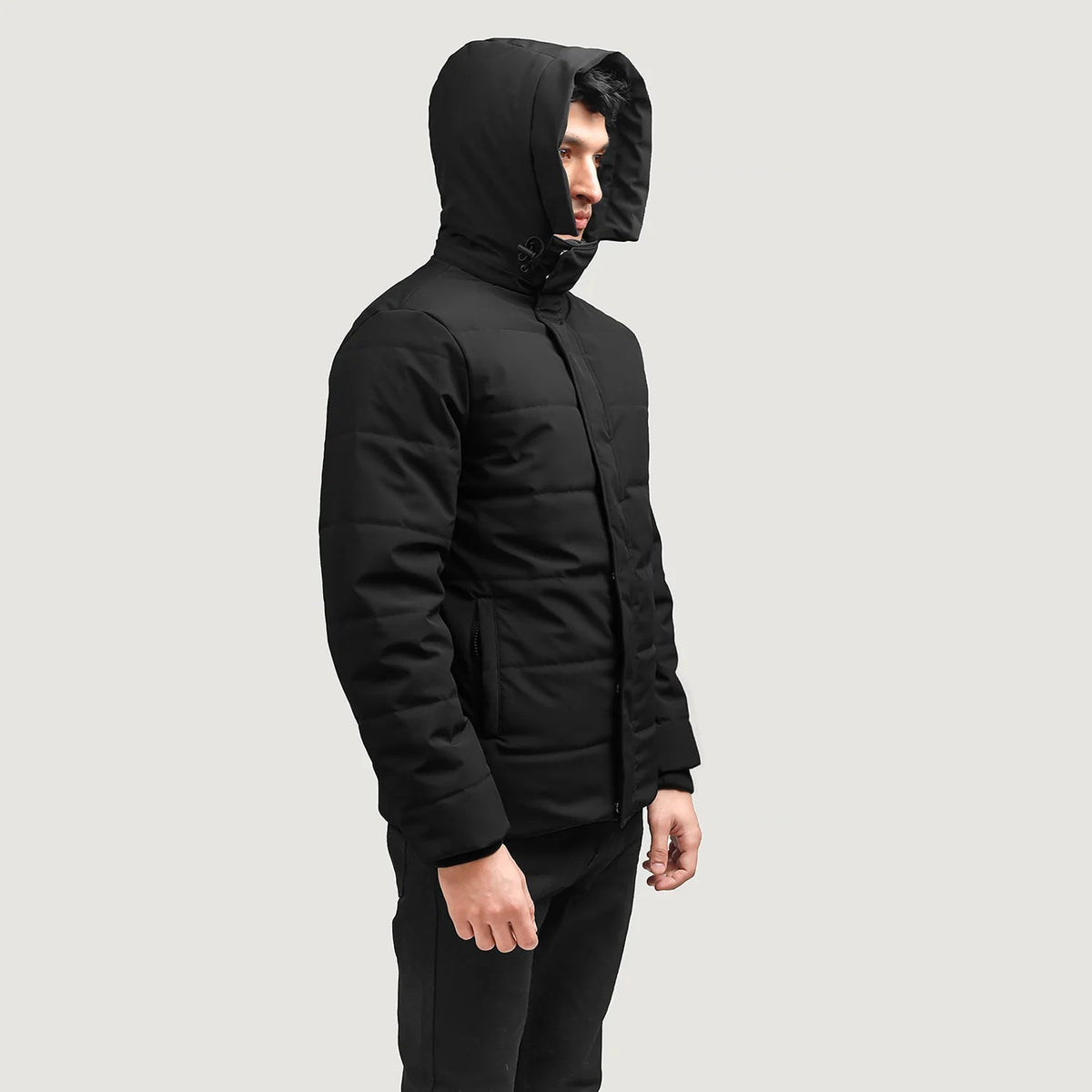 Exton Svart Hooded Down Puffer Läderjacka för Herr - Lateral Side Profile View Showing Sleeve Cut &amp; Athletic Taper Fit