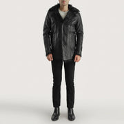 Close-Up Detail of Notch &amp; Button Hardware on Men's Furcliff Svart Leather Coat för Herr