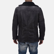 Close-Up Detail of Notch &amp; Button Hardware on Men's Furcliff Double Face Shearling Leather Coat för Herr