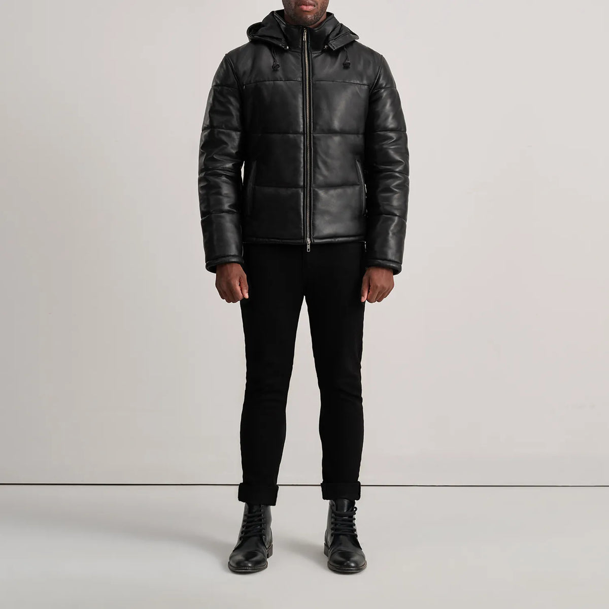 
Gordon Tan Hooded Leather Puffer Jacket - Sidoprofil som visar ärmskärning