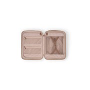 
Närbildsdetalj of Classic Collar & Heavy-Duty Zipper Hardware on Hand Luggage Suitcase Front Pocket Zuna för Dam för Dam