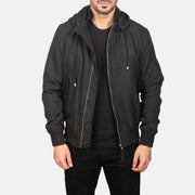 
Hanklin Ma-1 Black Hooded Bomber Jacket in Black Polyester - Framifrån med skräddarsydd silhuett | Handla online