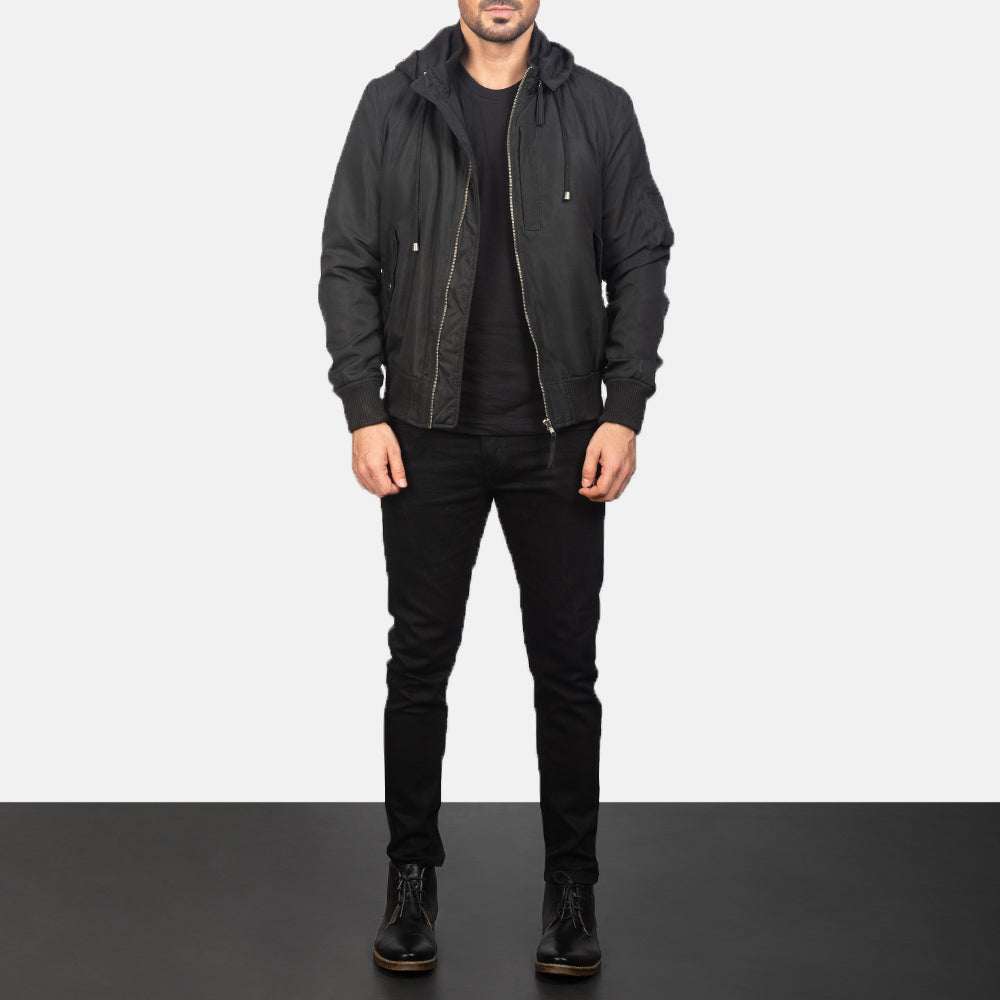 
Hanklin Ma-1 Black Hooded Bomber Jacket - Sidoprofil som visar ärmskärning
