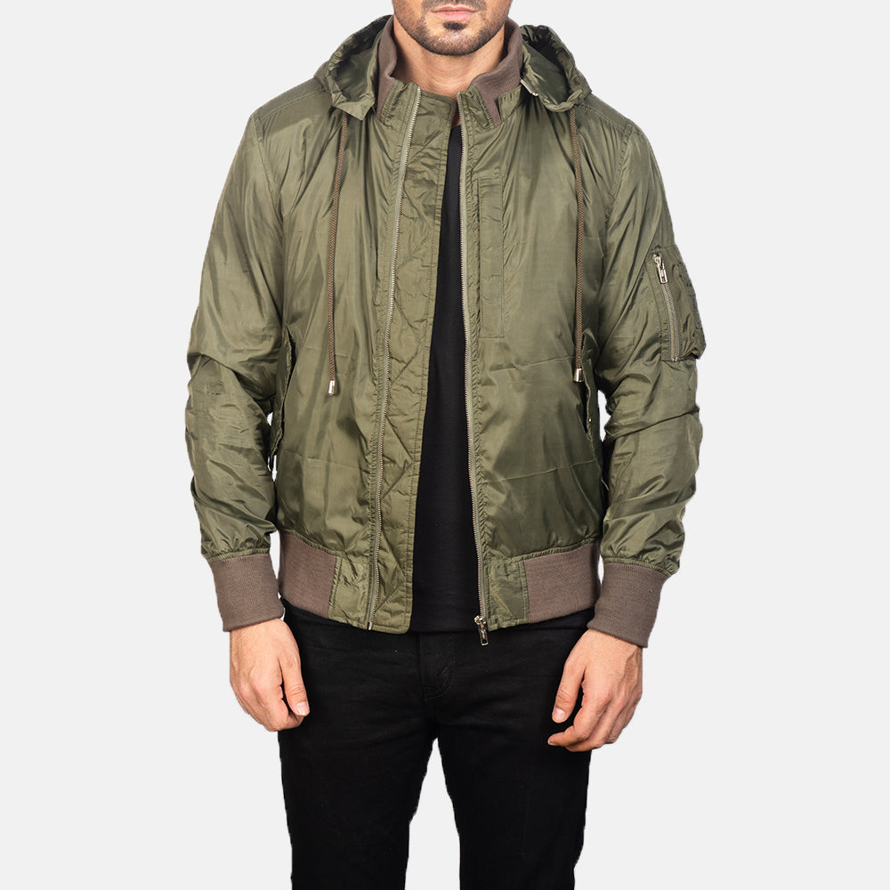 
Hanklin Ma-1 Green Hooded Bomber Jacket in Green Nylon - Framifrån med skräddarsydd silhuett | Handla online
