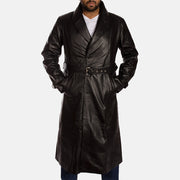 
Black Cowhide Leather Trench Coat - Bakifrån med perfekt axelpassform och ren fåll