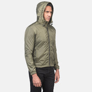 
Green Nylon Hooded Jacket - Bakifrån med perfekt axelpassform och ren fåll