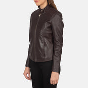 
Passformsperspektiv på  Kelsee Navy Blue Suede Biker Jacket på modell i naturligt dagsljus