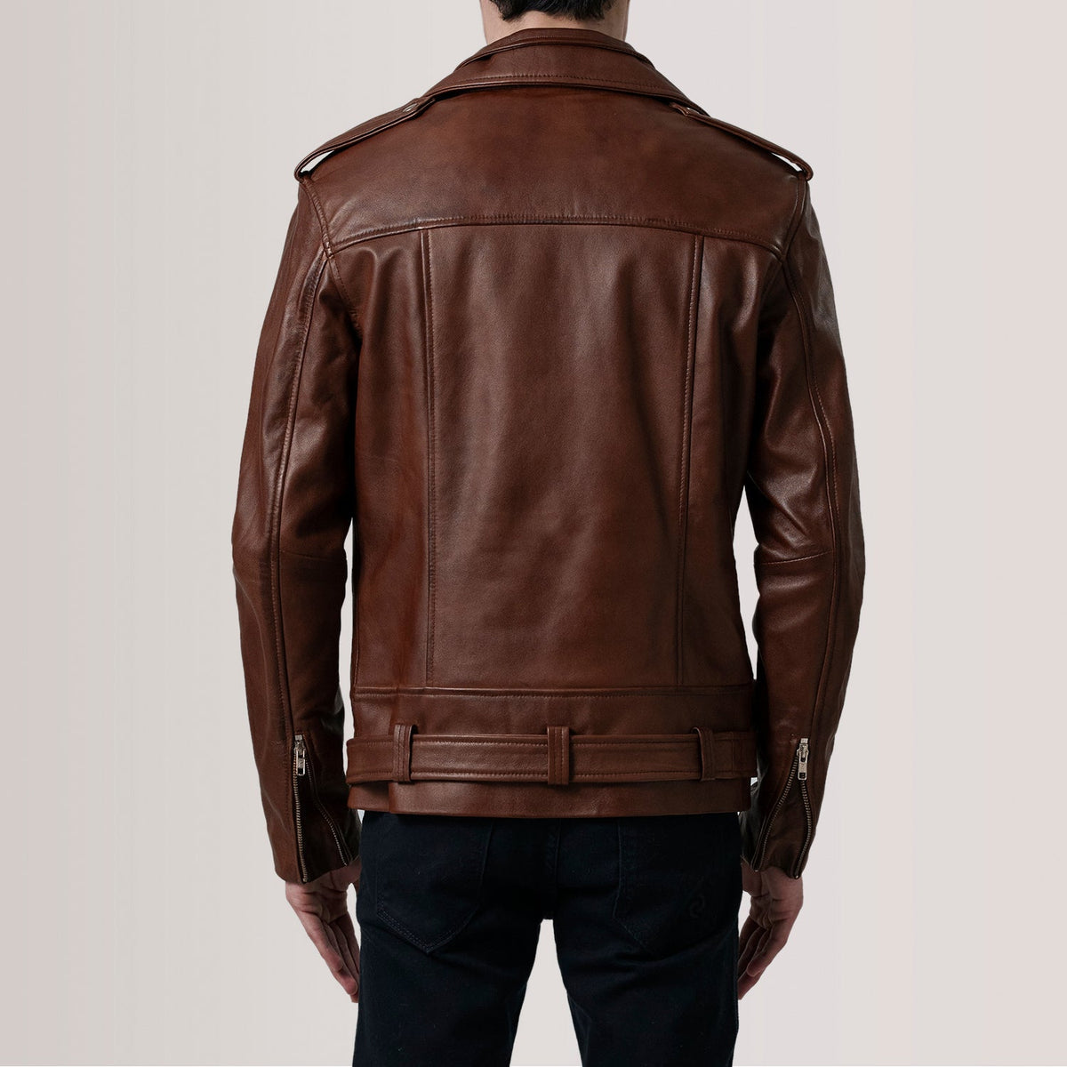 
Närbildsdetalj of Notch & Zipper & Waist Straps Hardware on Kole Waxed Brun Leather Double Rider Läderjacka för Herr