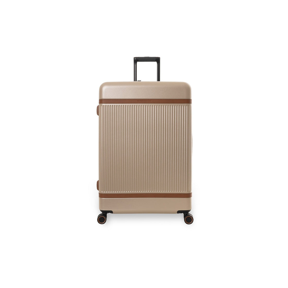 Styled Fit Perspective of Large Suitcase Zuna för Dam on Model - Natural Daylight Drape
