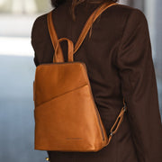 Claire Full-Grain Leather Backpack för Dam – alternate product view 2