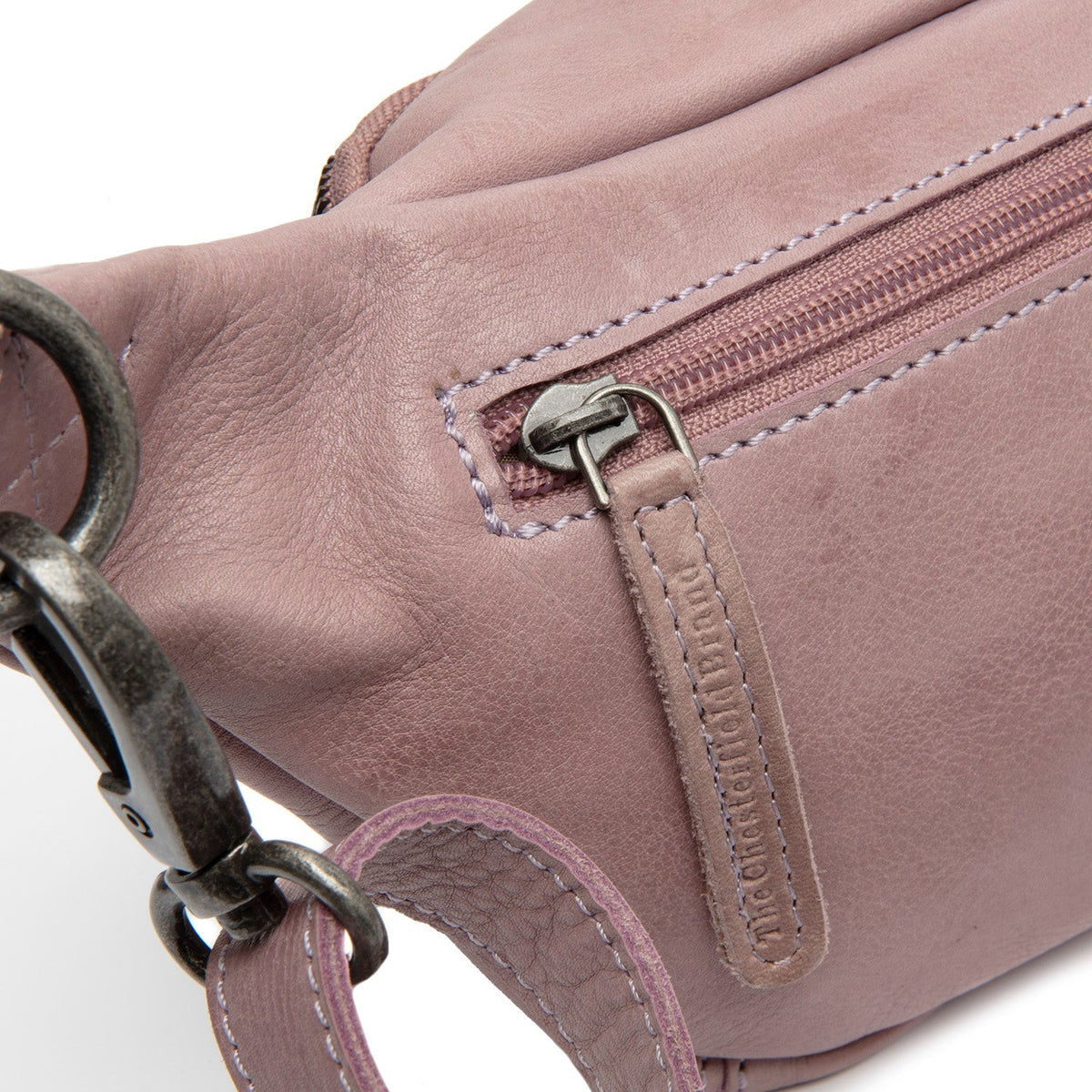 Severo Full-Grain Leather Belt Bag för Dam - Structured Side Profile Showing Gusset Depth &amp; Expansion Capacity