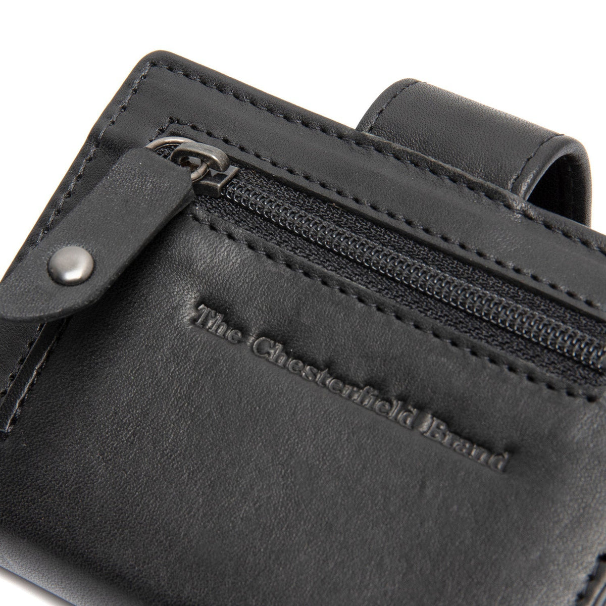 
Solid Antique Brass Hardware & Heavy-Duty Dual Zipper Detail on Barrea Fullnarvsläder Korthållare
