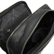 Alva Full-Grain Leather Crossbody Bag för Herr - Structured Side Profile Showing Gusset Depth &amp; Expansion Capacity