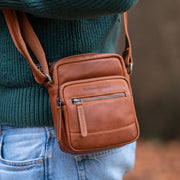 Bremen Full-Grain Leather Crossbody Bag för Herr – alternate product view 2