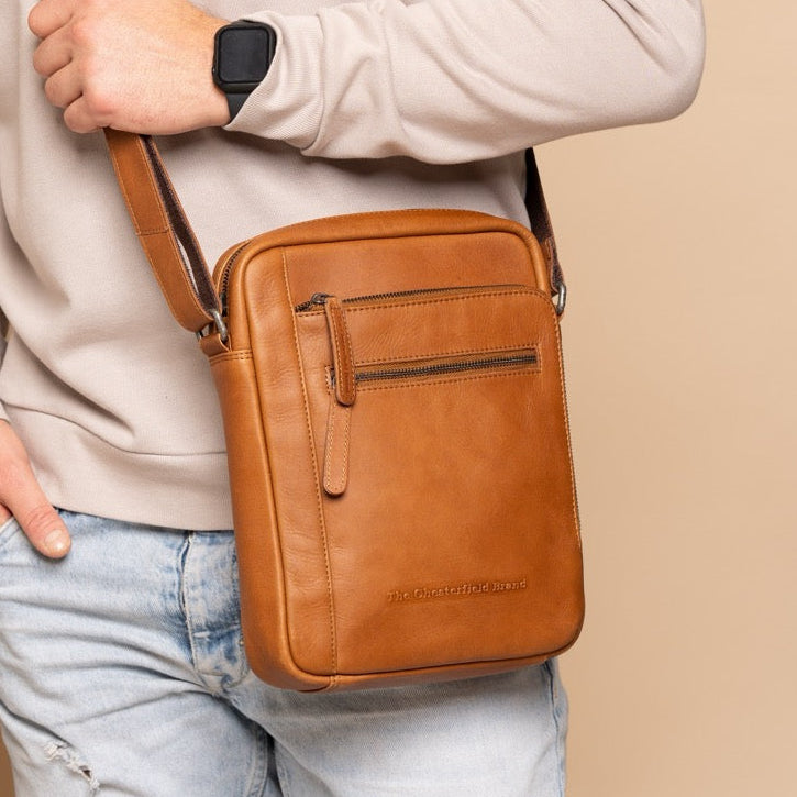 Dessau Full-Grain Leather Crossbody Bag för Herr – alternate product view 2