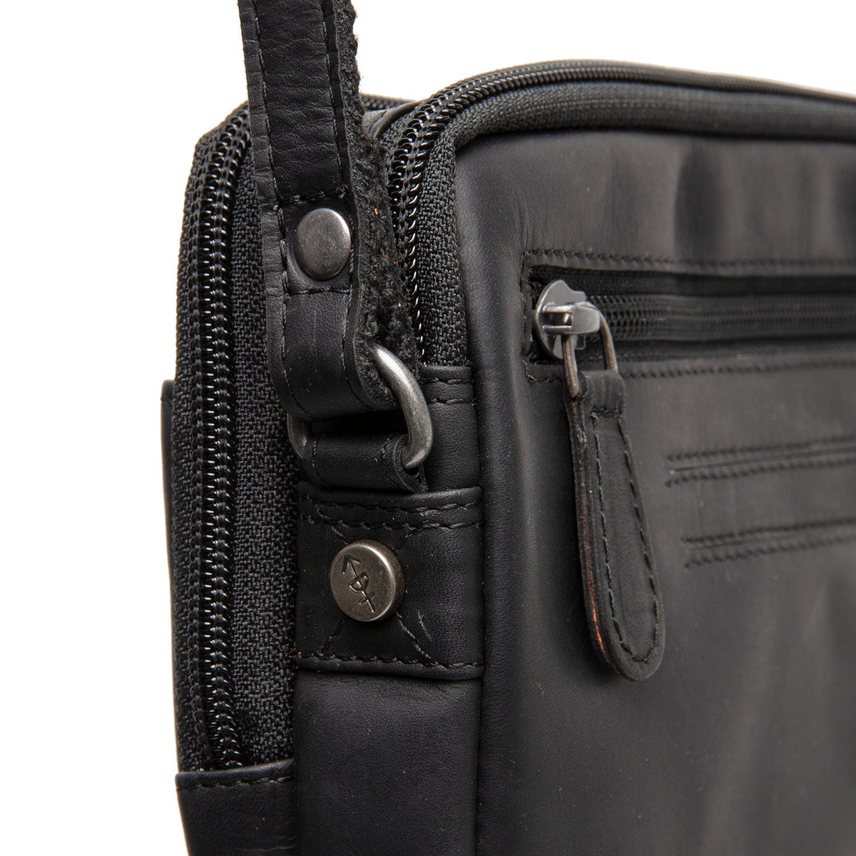 
Insida Showing Dedicated Padded Laptop Sleeve & Multi-Compartment Organization
