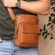 
Montira Crossbodyväska i läder – alternate product view 2
