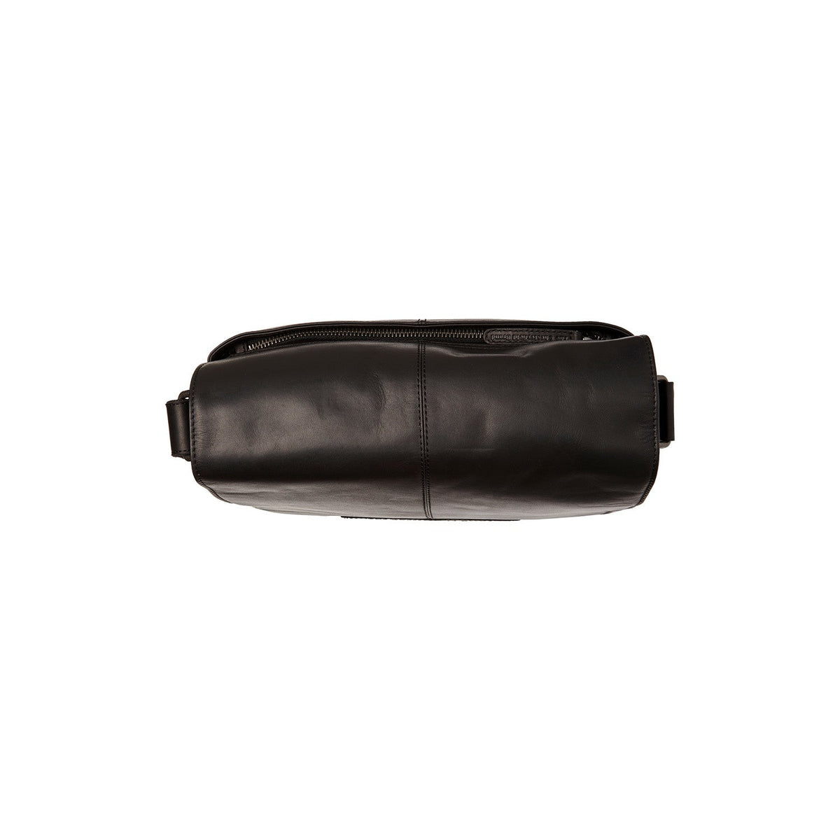
100% Full-Grain Wax Pull-Up 100% Full-Grain Leather Grain Texture & Handcrafted Patina Detail