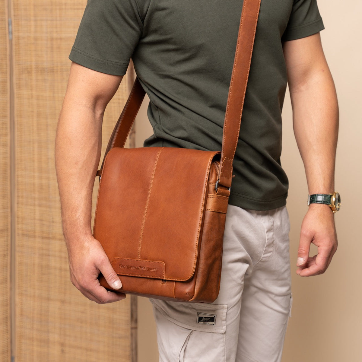 
Raphael Crossbodyväska i läder – alternate product view 2
