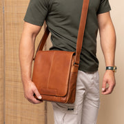 
Raphael Crossbodyväska i läder – alternate product view 2