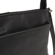 Solid Antique Brass Hardware &amp; Heavy-Duty Dual Zipper Detail on Salerno Full-Grain Leather Crossbody Bag för Dam