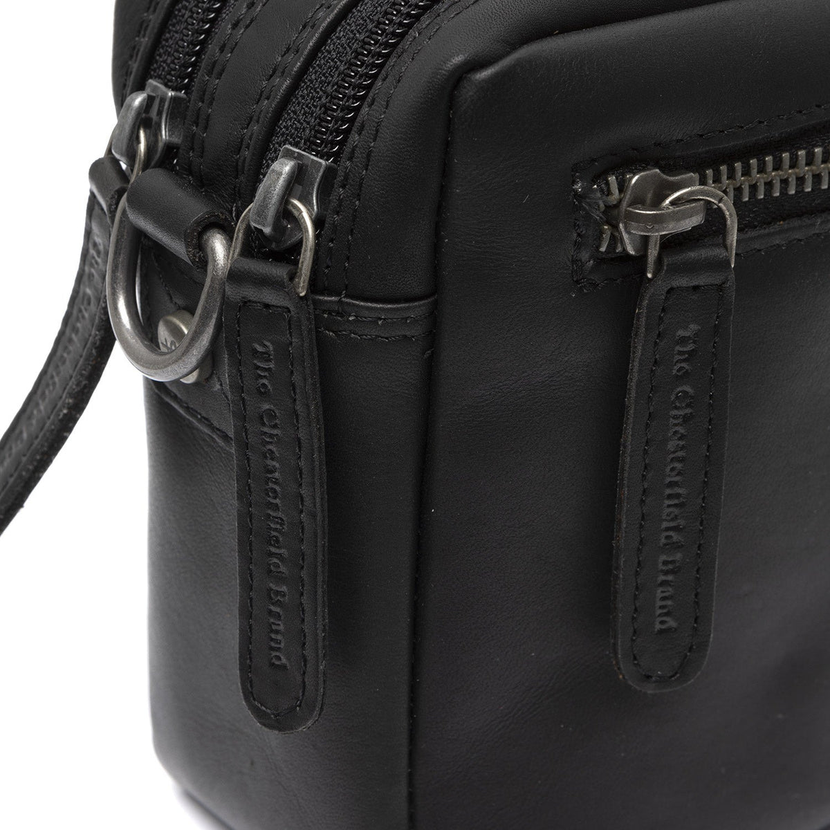 
Samui Crossbodyväska i läder - Strukturerad sidoprofil med bälgdjup och volym