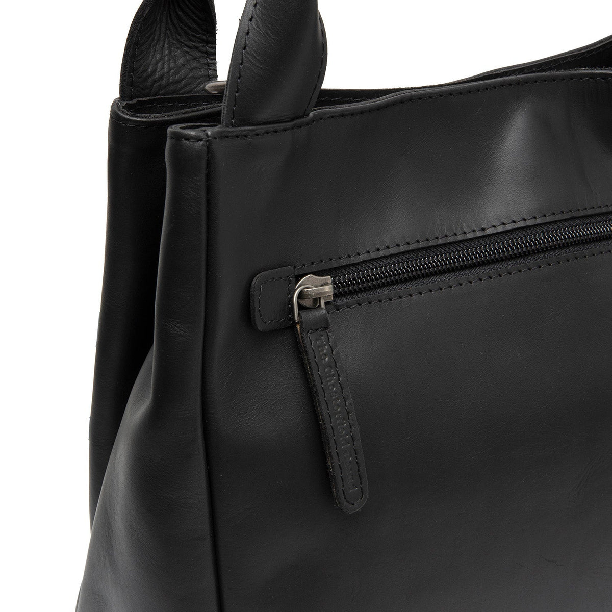 Close-Up Detail of Classic Collar &amp; Heavy-Duty Zipper Hardware on Tenara Full-Grain Leather Handbag för Dam