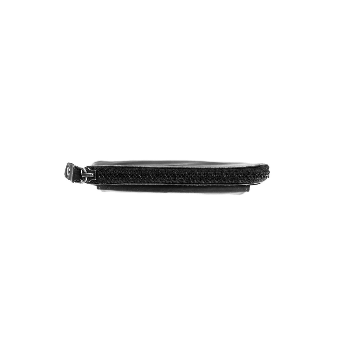 Close-Up Detail of Classic Collar &amp; Heavy-Duty Zipper Hardware on Oliver Full-Grain Leather Key Case för Dam