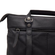 Caldero Full-Grain Leather Laptop Backpack för Dam - Structured Side Profile Showing Gusset Depth &amp; Expansion Capacity