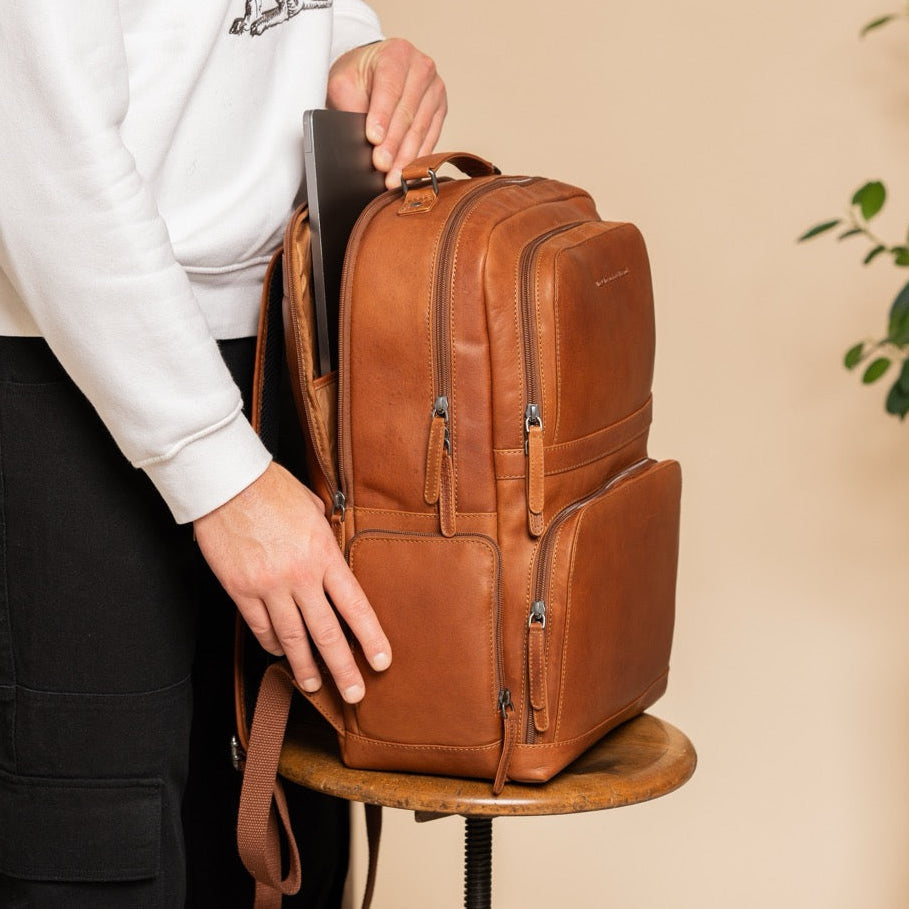 Lennox Full-Grain Leather Laptop Backpack för Dam – alternate product view 3