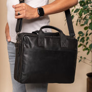 
Classic 100% Full-Grain leather Briefcase - Bakifrån med förstärkta läderremmar och sömmar