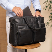 Misha Full-Grain Leather Laptop Bag för Dam - Structured Side Profile Showing Gusset Depth &amp; Expansion Capacity